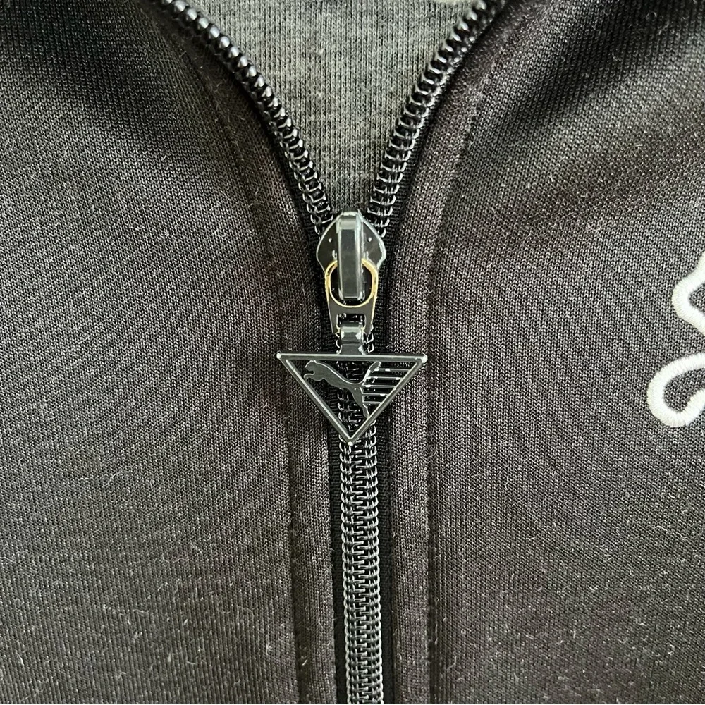 PUMA Bellagio Las Vegas Hotel Black Full Zipper Track Jacket Size Large - Picture 11 of 16